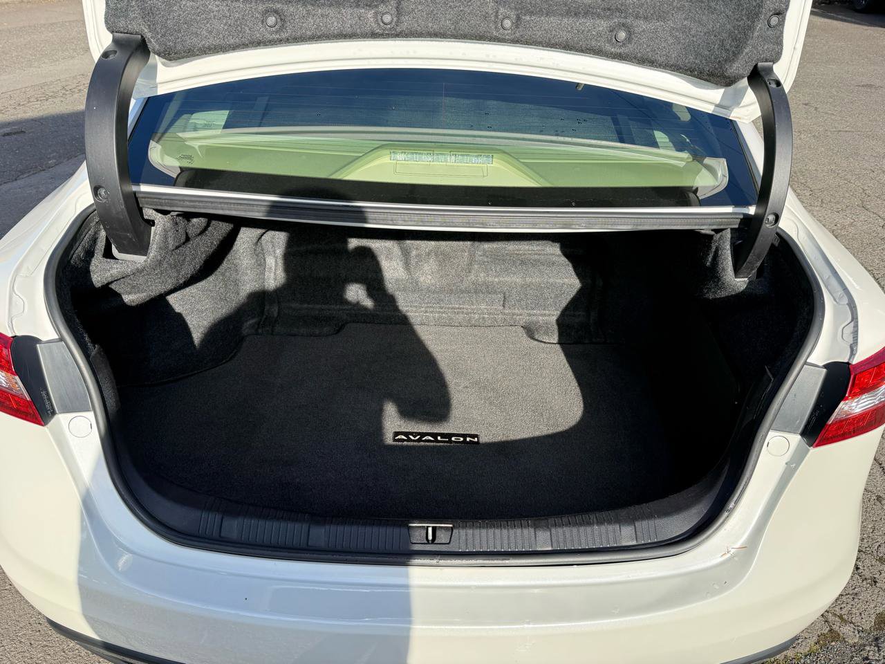 Used 2013 Toyota Avalon Limited image 15