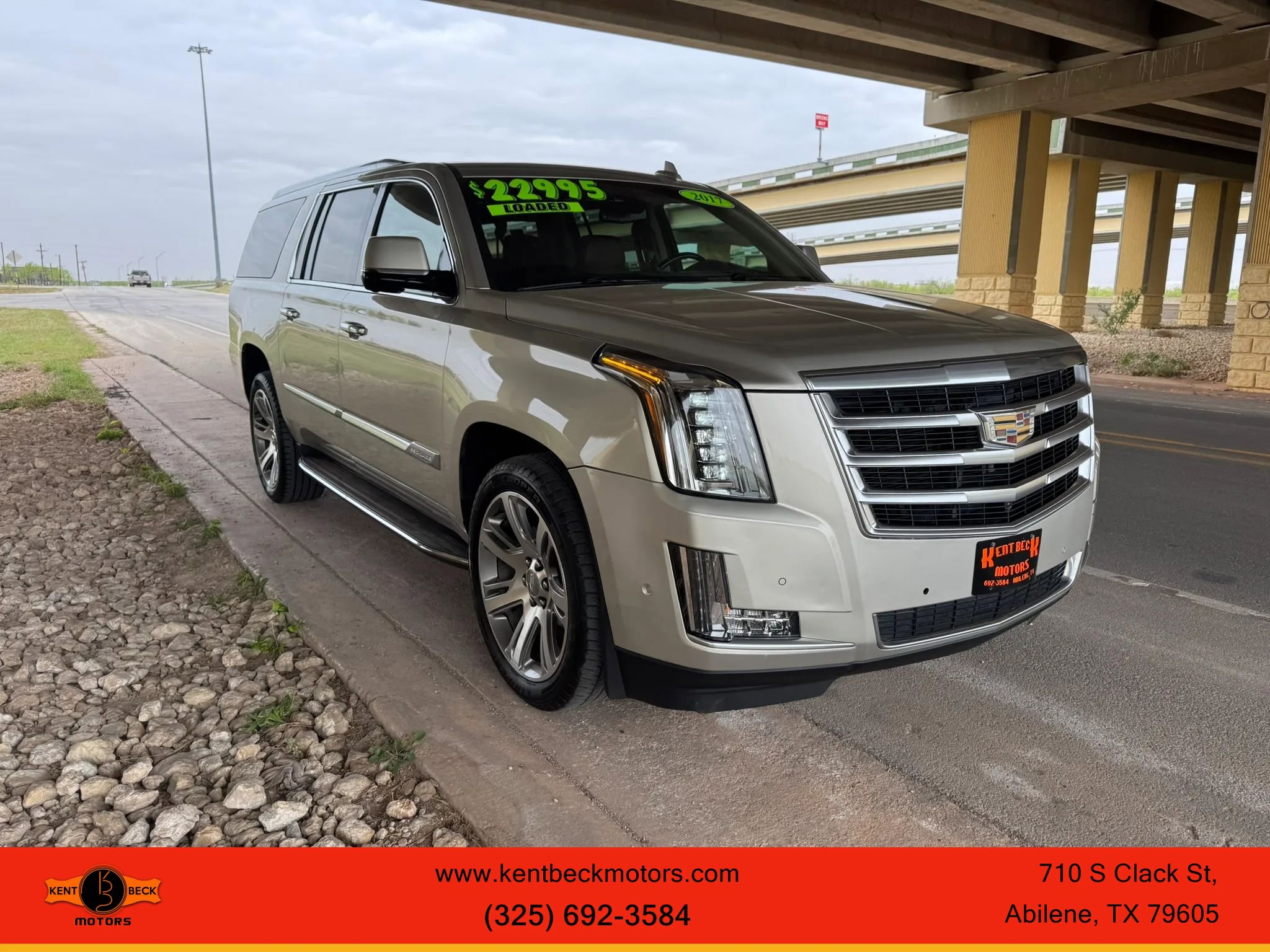 Used 2017 Cadillac Escalade ESV Luxury image 1