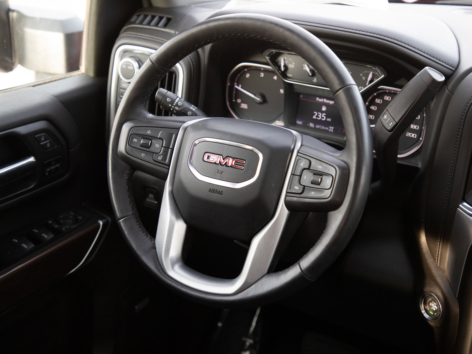 Used 2022 GMC Sierra 2500 SLT w/ SLT Preferred Package image 14