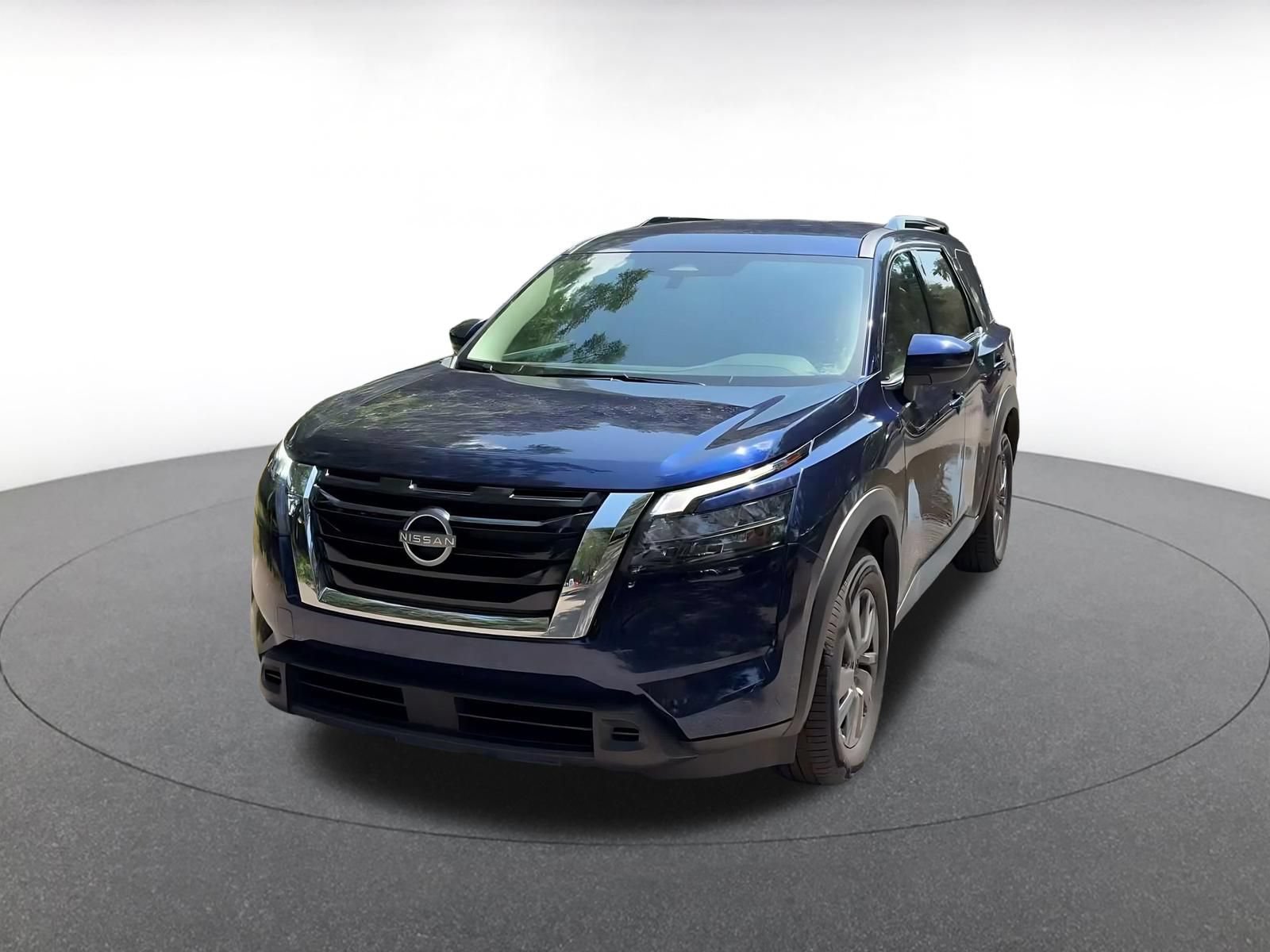 Used 2025 Nissan Pathfinder SV FWD image 6