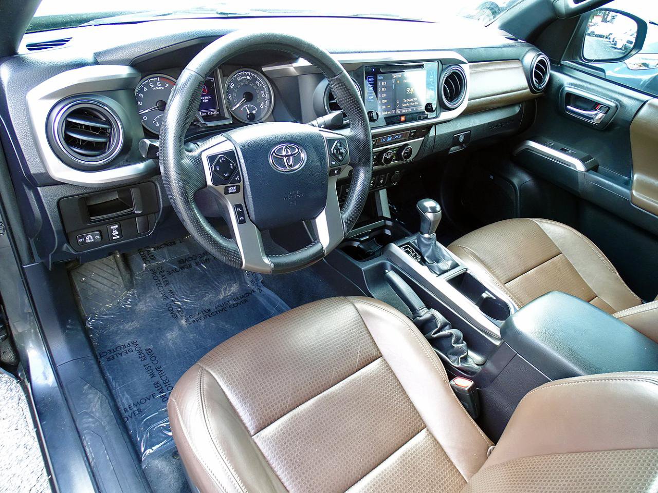 Used 2016 Toyota Tacoma Limited w/ Towing Package RWD image 20