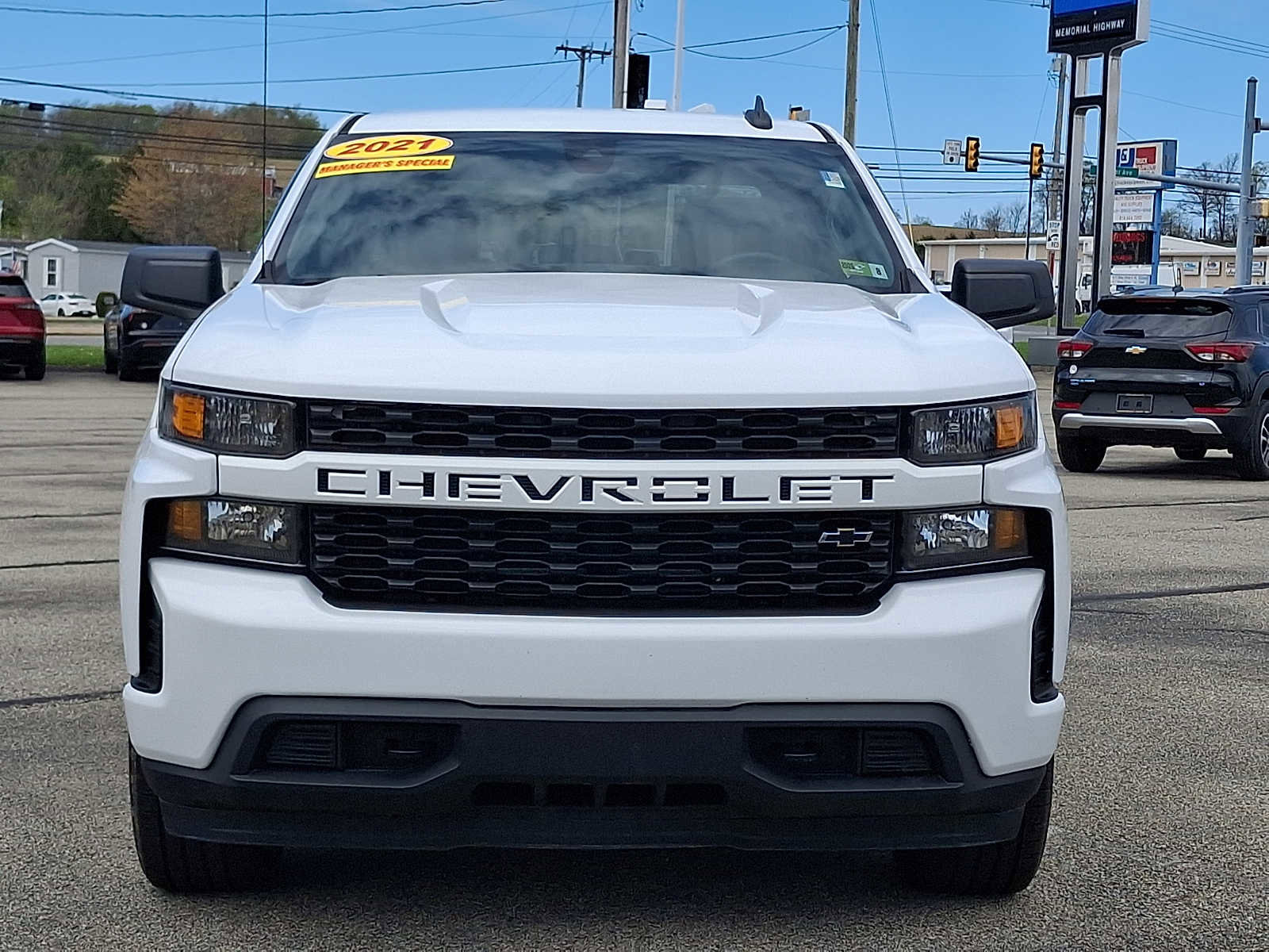Used 2021 Chevrolet Silverado 1500 Custom w/ LPO, Dark Essentials Package AWD/4WD image 3