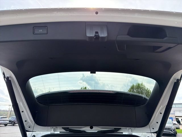 New 2026 Volkswagen Tiguan SEL R-Line AWD/4WD image 21