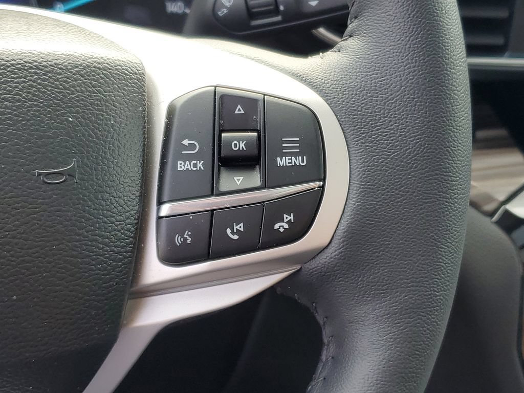 Used 2024 Ford Explorer Limited w/ Limited Technology Package AWD/4WD image 16