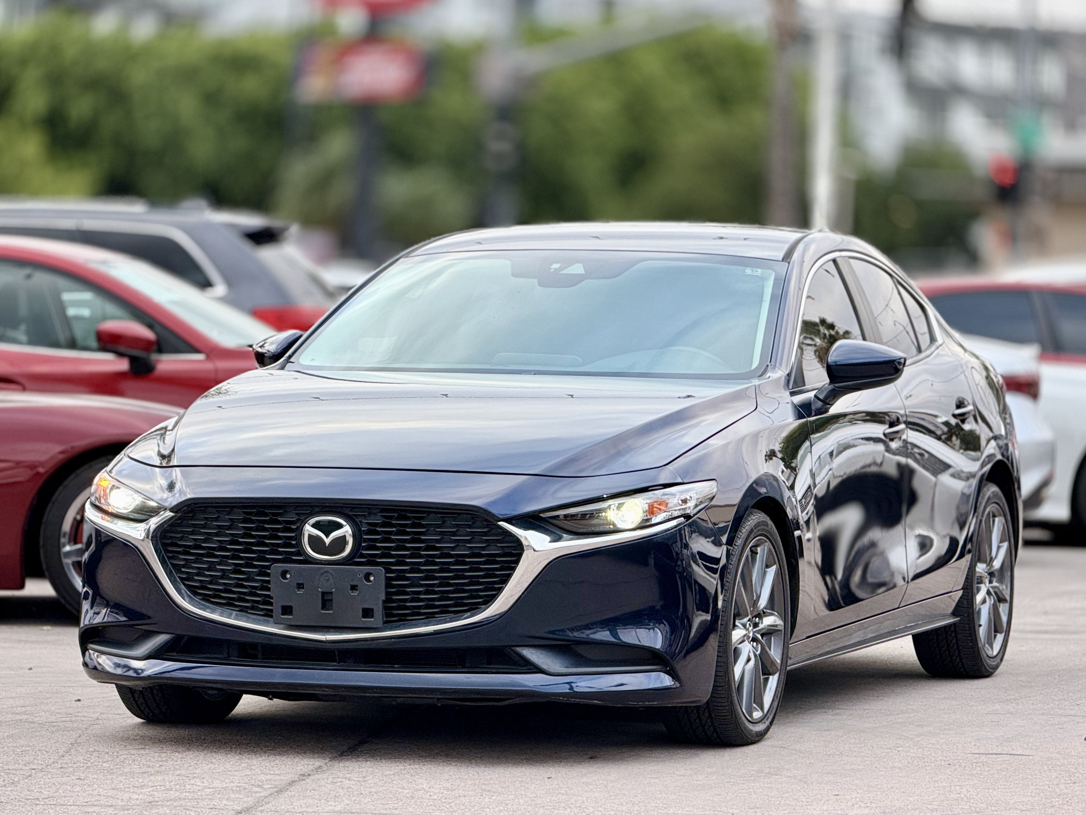Used 2020 MAZDA MAZDA3 Sedan FWD image 4