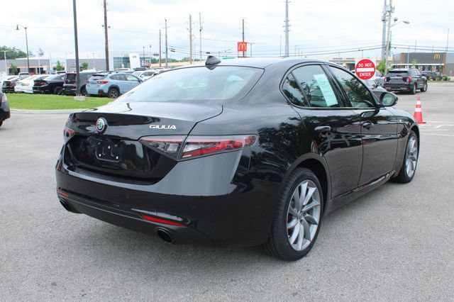 Used 2024 Alfa Romeo Giulia Ti AWD/4WD image 43