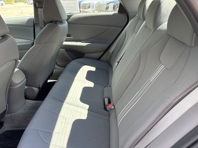 Used 2023 Hyundai Elantra SEL w/ Cargo Package image 22