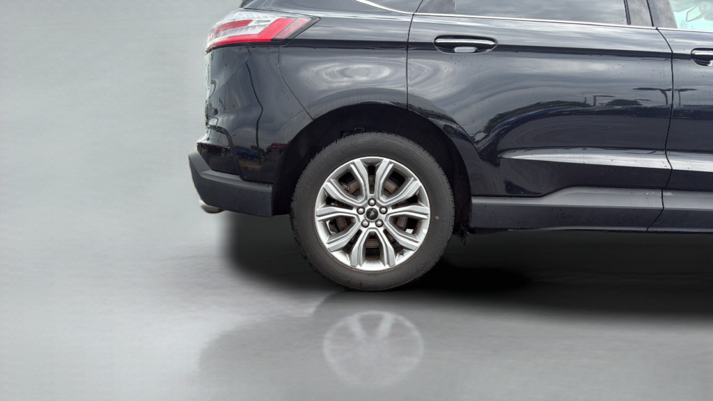 Certified 2024 Ford Edge Titanium AWD/4WD image 32