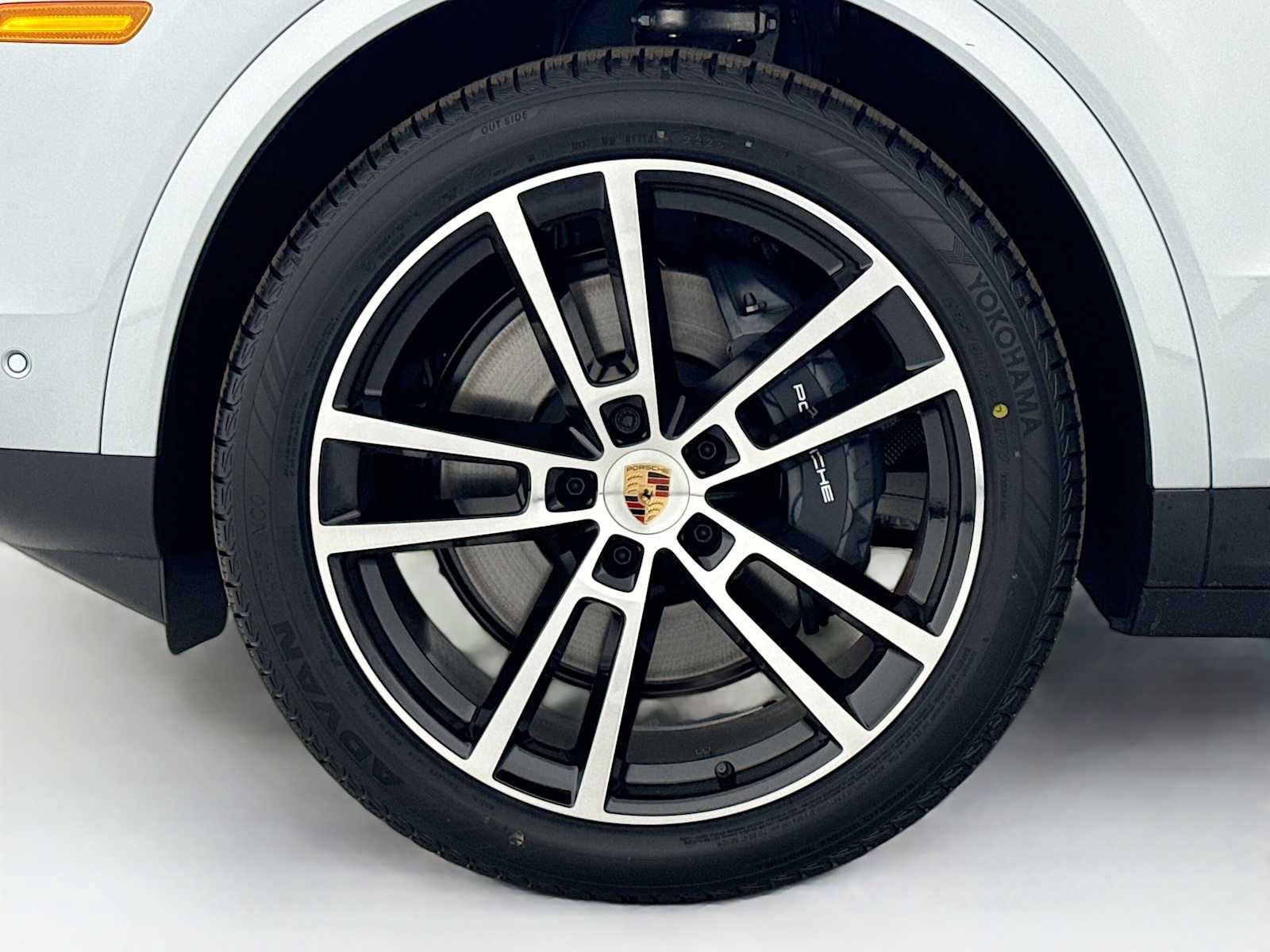 New 2026 Porsche Cayenne Coupe AWD/4WD image 33