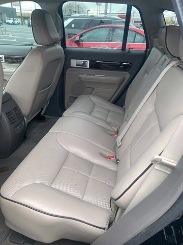 Used 2010 Lincoln MKX image 3