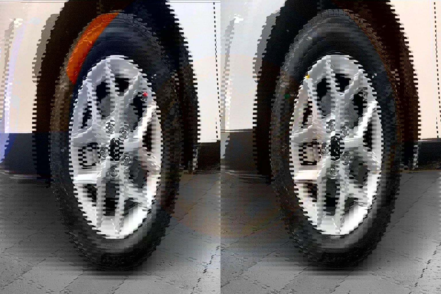 Certified 2025 Kia Soul LX image 9