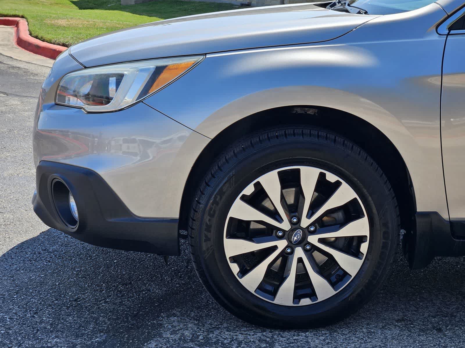 Used 2015 Subaru Outback 2.5i Limited AWD/4WD image 8