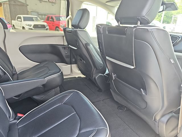 Used 2023 Chrysler Pacifica Limited w/ Uconnect Theater Family Group AWD/4WD image 13
