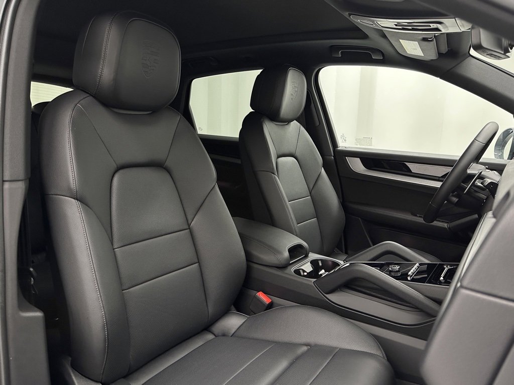 Used 2025 Porsche Cayenne E-Hybrid image 19