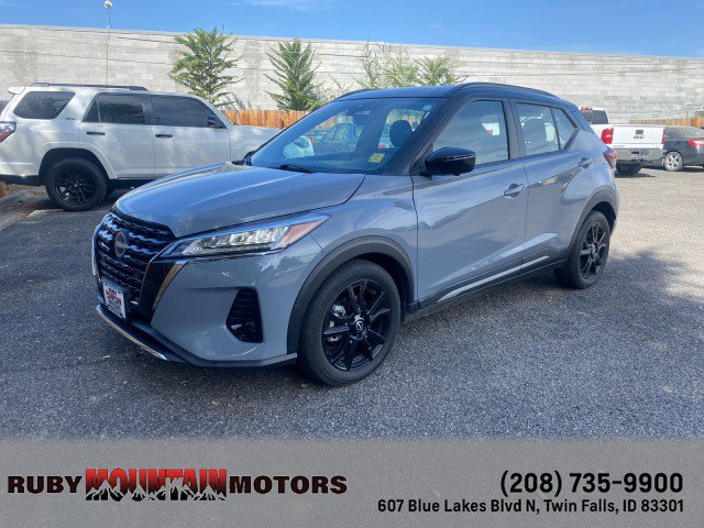 Used 2023 Nissan Kicks SR w/ Interior Electronics Package FWD image 3
