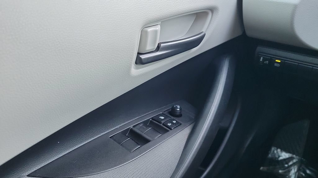 Used 2022 Toyota Corolla LE FWD image 20