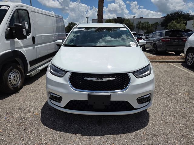 Certified 2023 Chrysler Pacifica Touring-L FWD image 2
