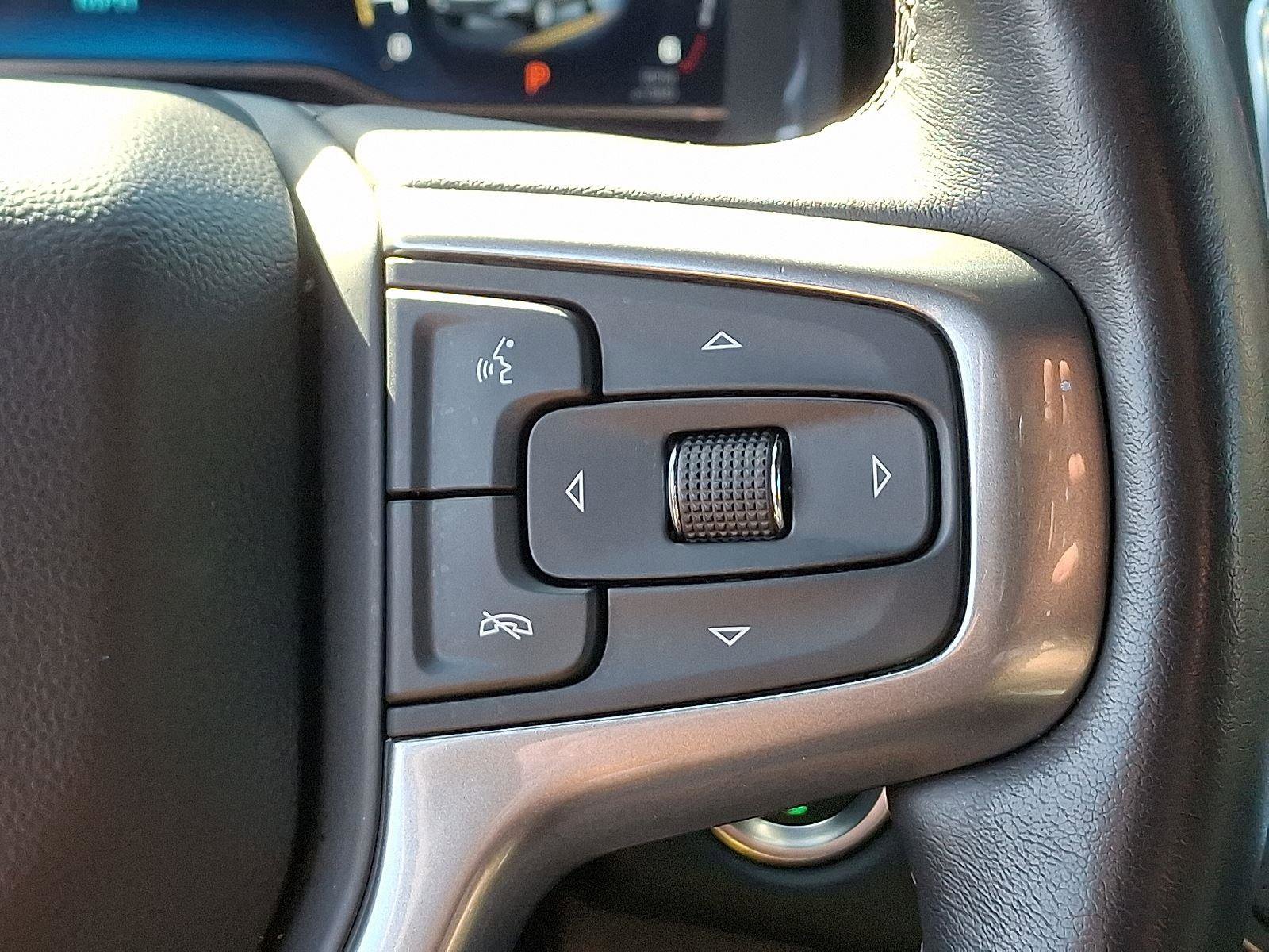 Used 2024 Chevrolet Suburban Premier w/ Advanced Technology Package image 25