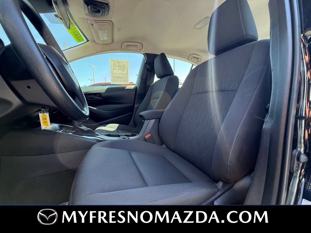 Used 2025 Toyota Corolla LE FWD image 33