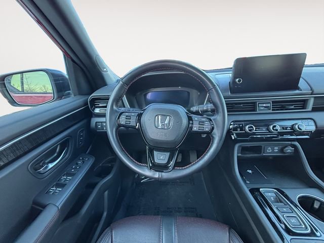 Used 2025 Honda Pilot Black Edition image 12