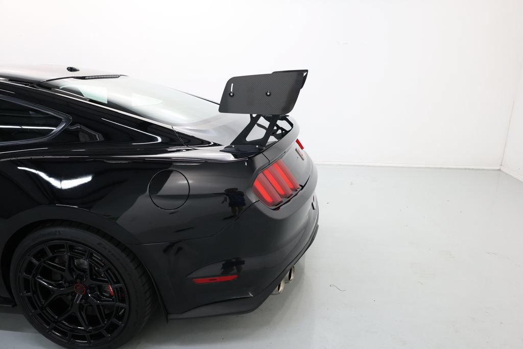 Used 2019 Ford Mustang Shelby GT350R w/ GT350R Equipment Group 920A RWD image 67