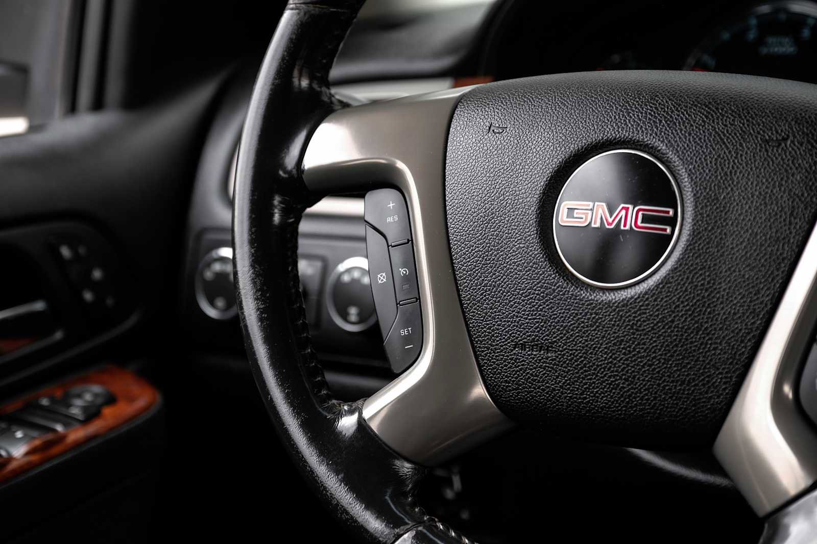 Used 2010 GMC Sierra 3500 SLT w/ SLT Convenience Package image 19