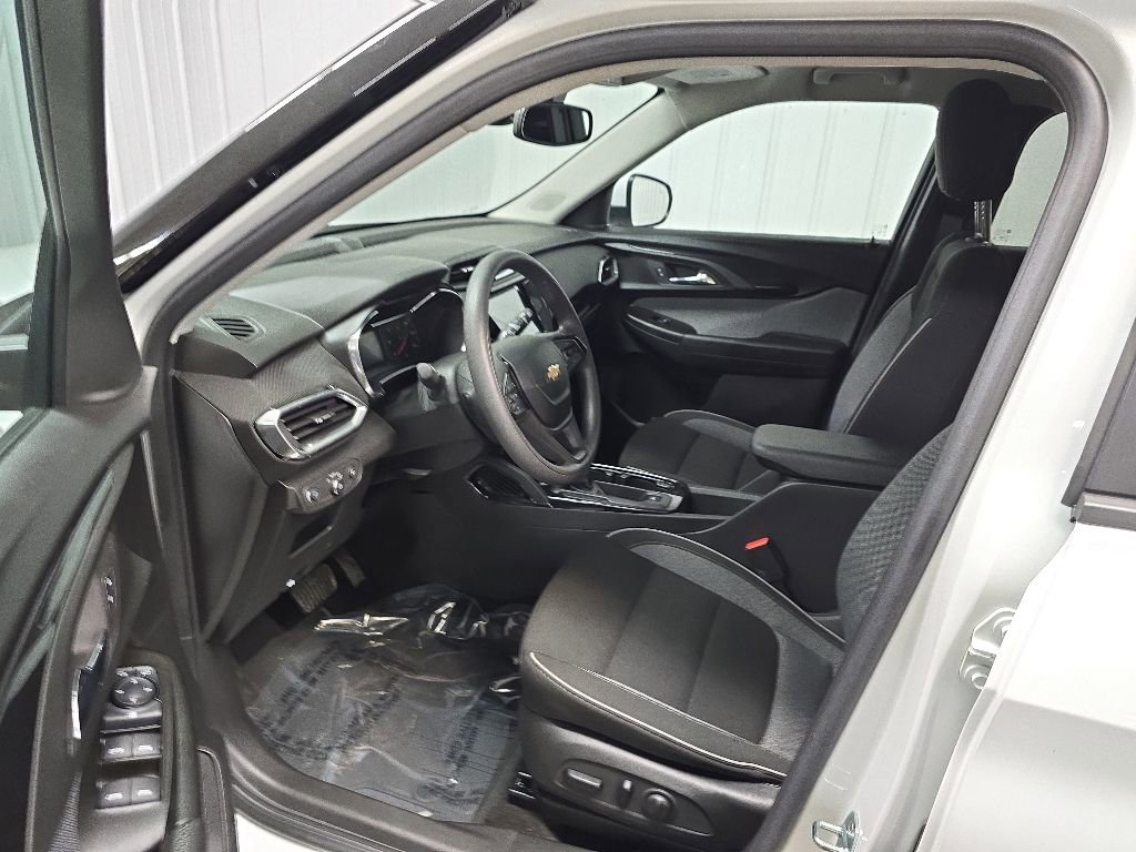 Used 2023 Chevrolet TrailBlazer LT w/ Convenience Package AWD/4WD image 28