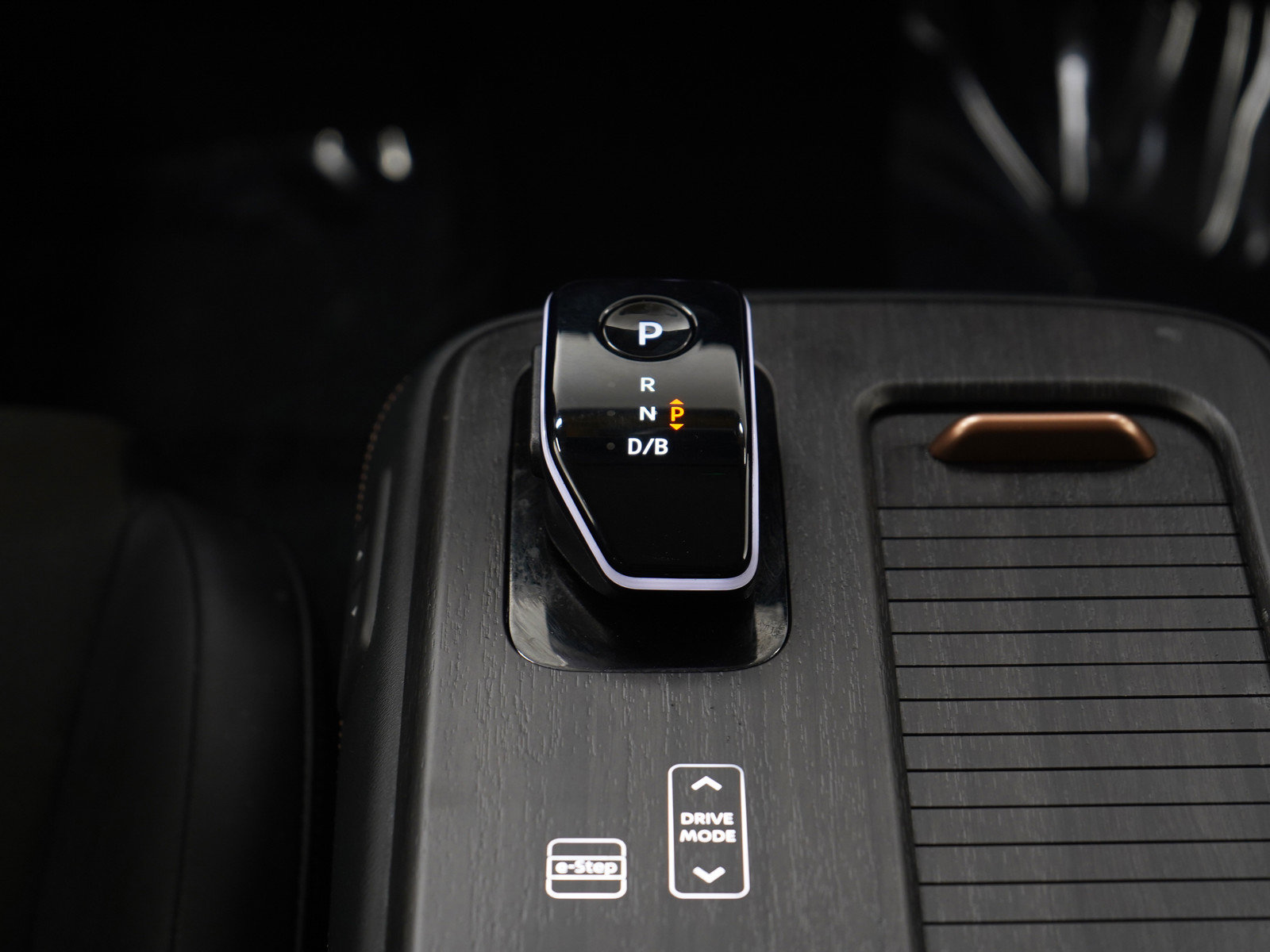 Used 2023 Nissan Ariya AWD image 16