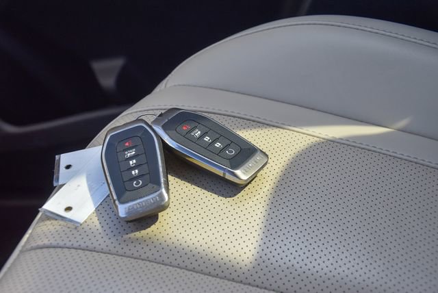 Used 2025 INFINITI QX60 Luxe w/ Lighting Package (N94) FWD image 40