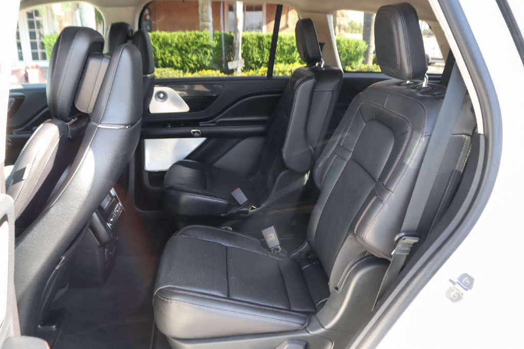 Used 2021 Lincoln Aviator Reserve w/ Equipment Group 201A RWD image 38