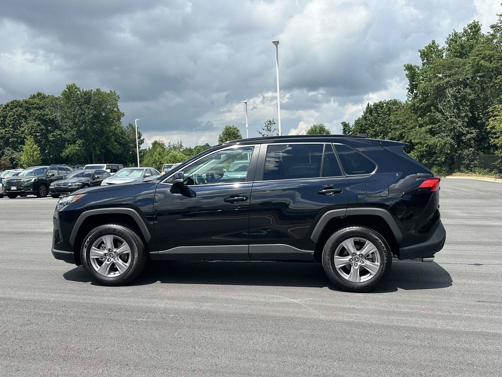 Used 2025 Toyota RAV4 XLE FWD image 22