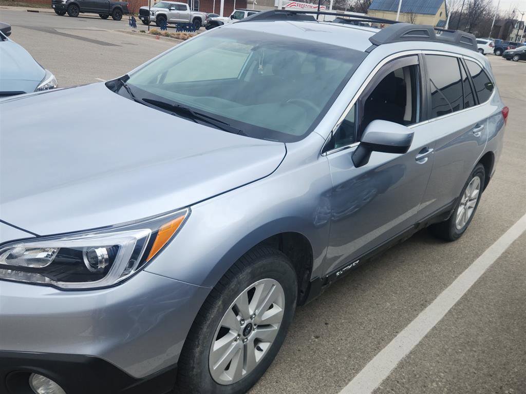 Used 2017 Subaru Outback 2.5i Premium image 9
