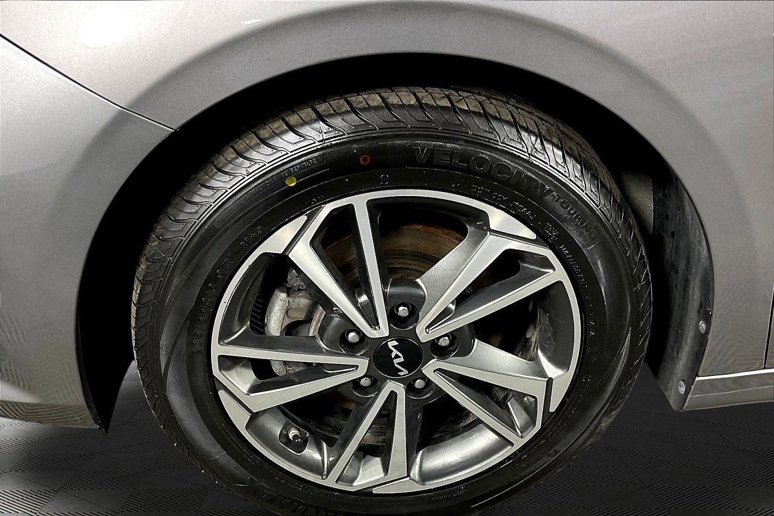 Certified 2023 Kia Forte LXS image 32