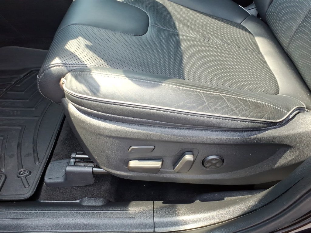 Used 2021 Hyundai Santa Fe Limited AWD/4WD image 5