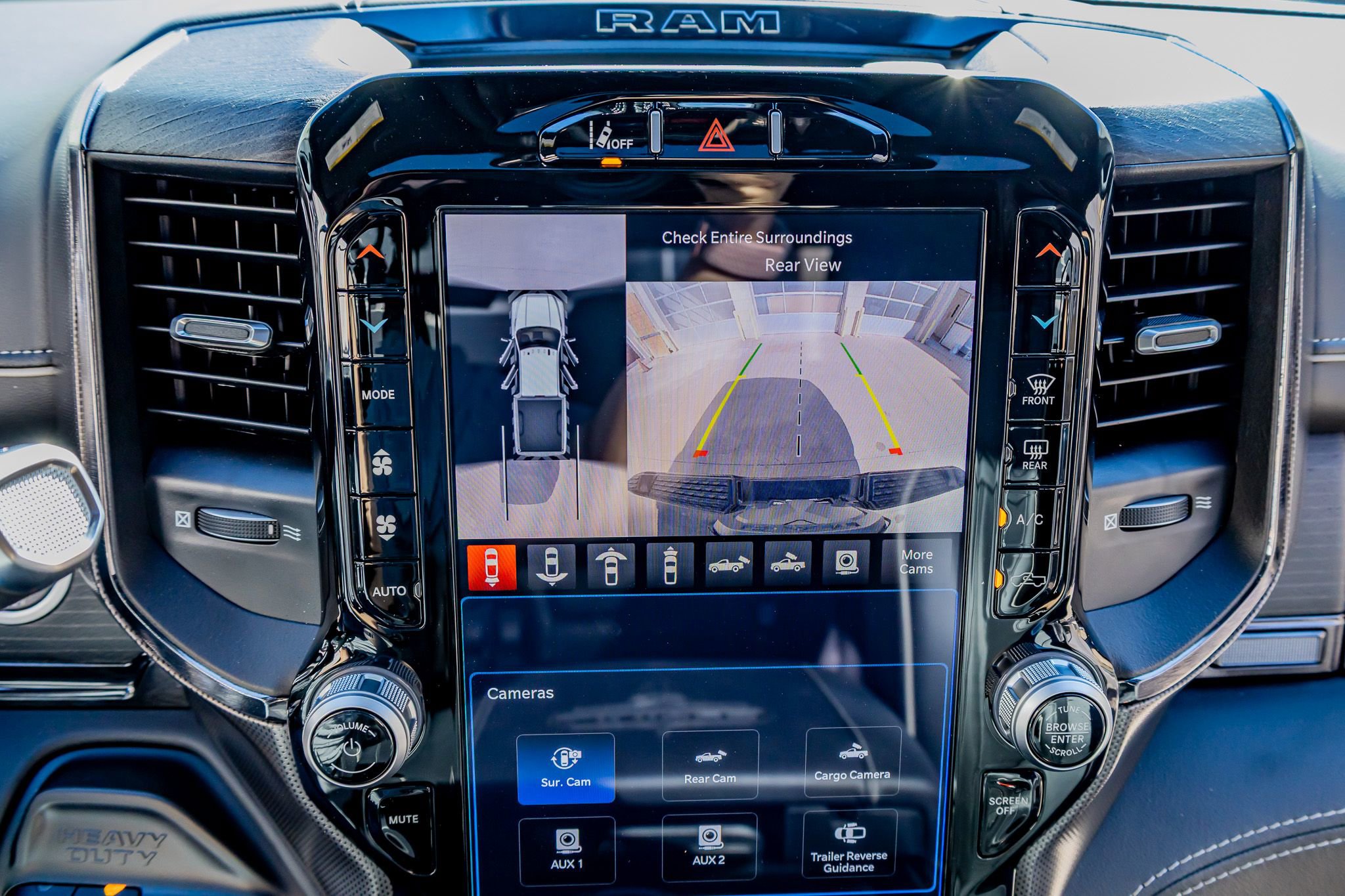 Used 2024 RAM 2500 Limited image 30