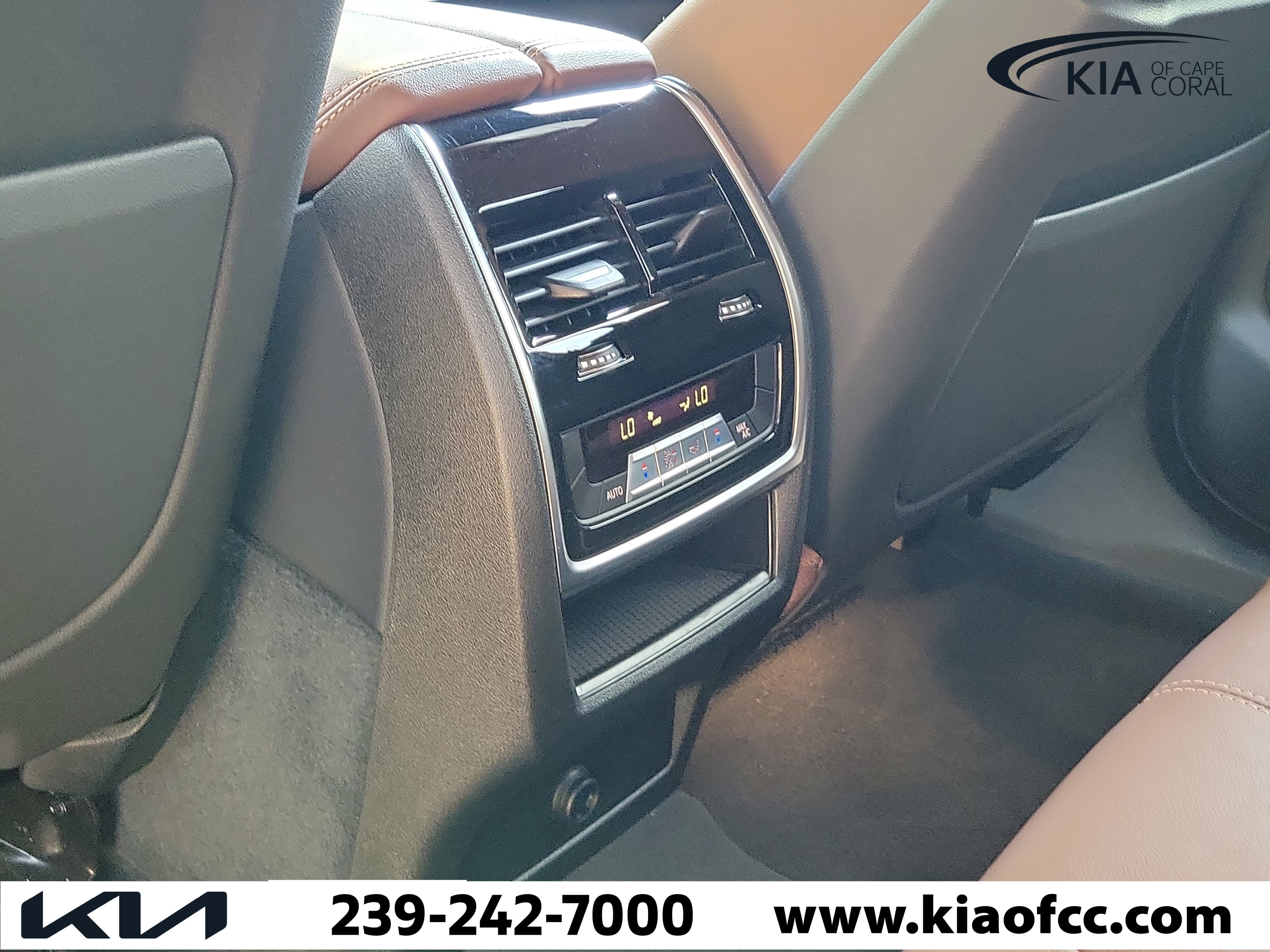 Used 2021 BMW X6 xDrive40i w/ Premium Package image 13