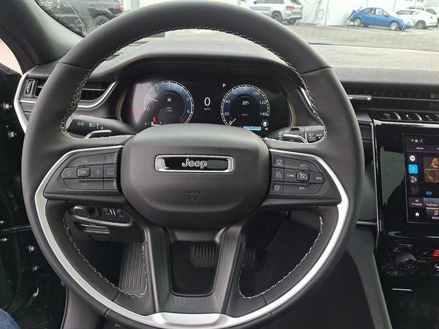 New 2025 Jeep Grand Cherokee Altitude image 16