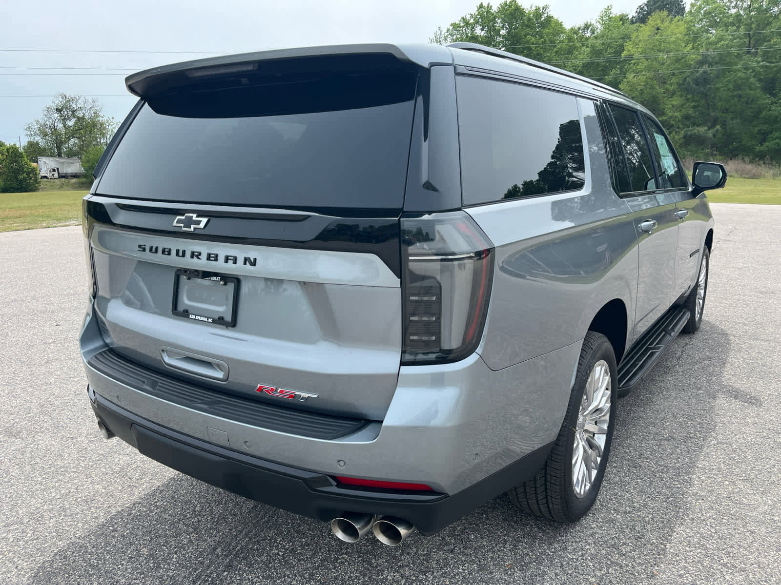 New 2026 Chevrolet Suburban RST image 5