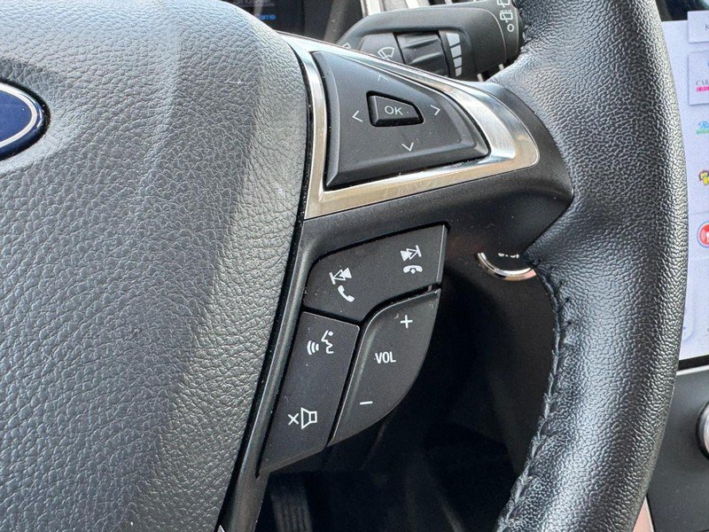 Used 2021 Ford Edge SEL w/ Cargo Accessory Package AWD/4WD image 17