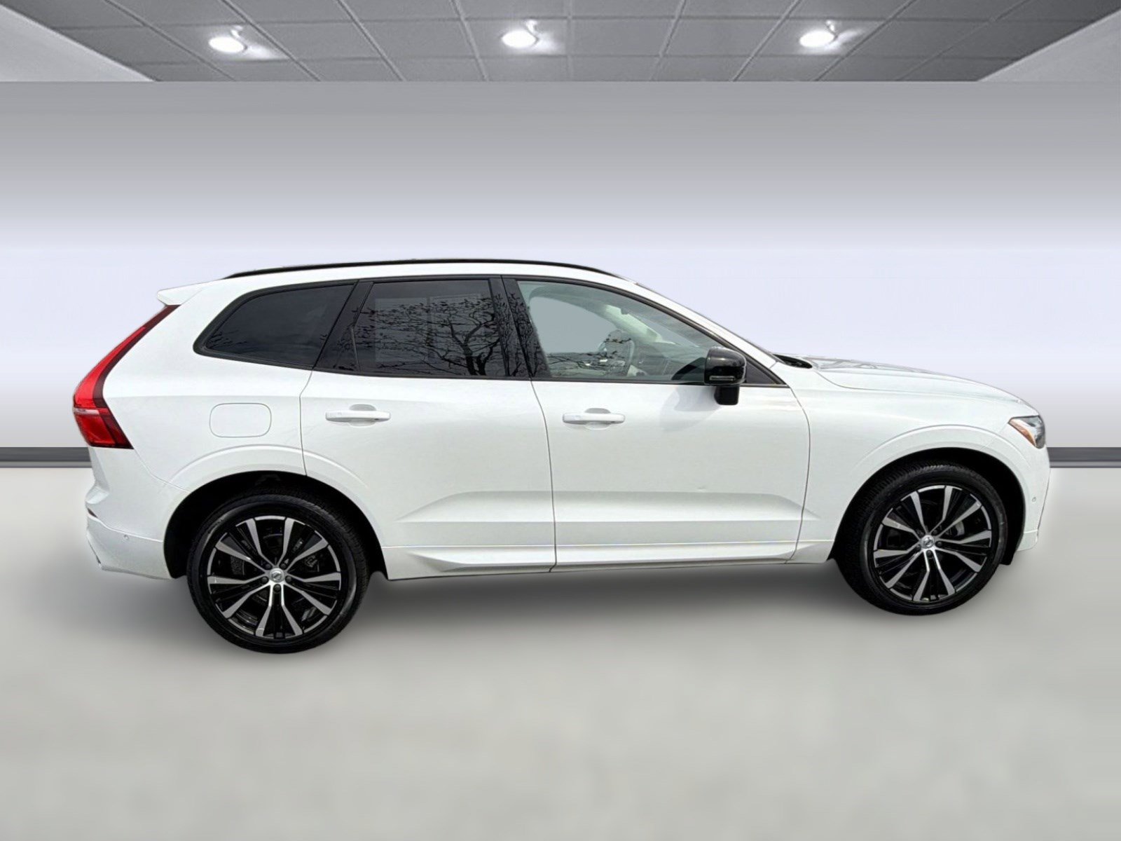 Certified 2024 Volvo XC60 B5 Ultimate image 8