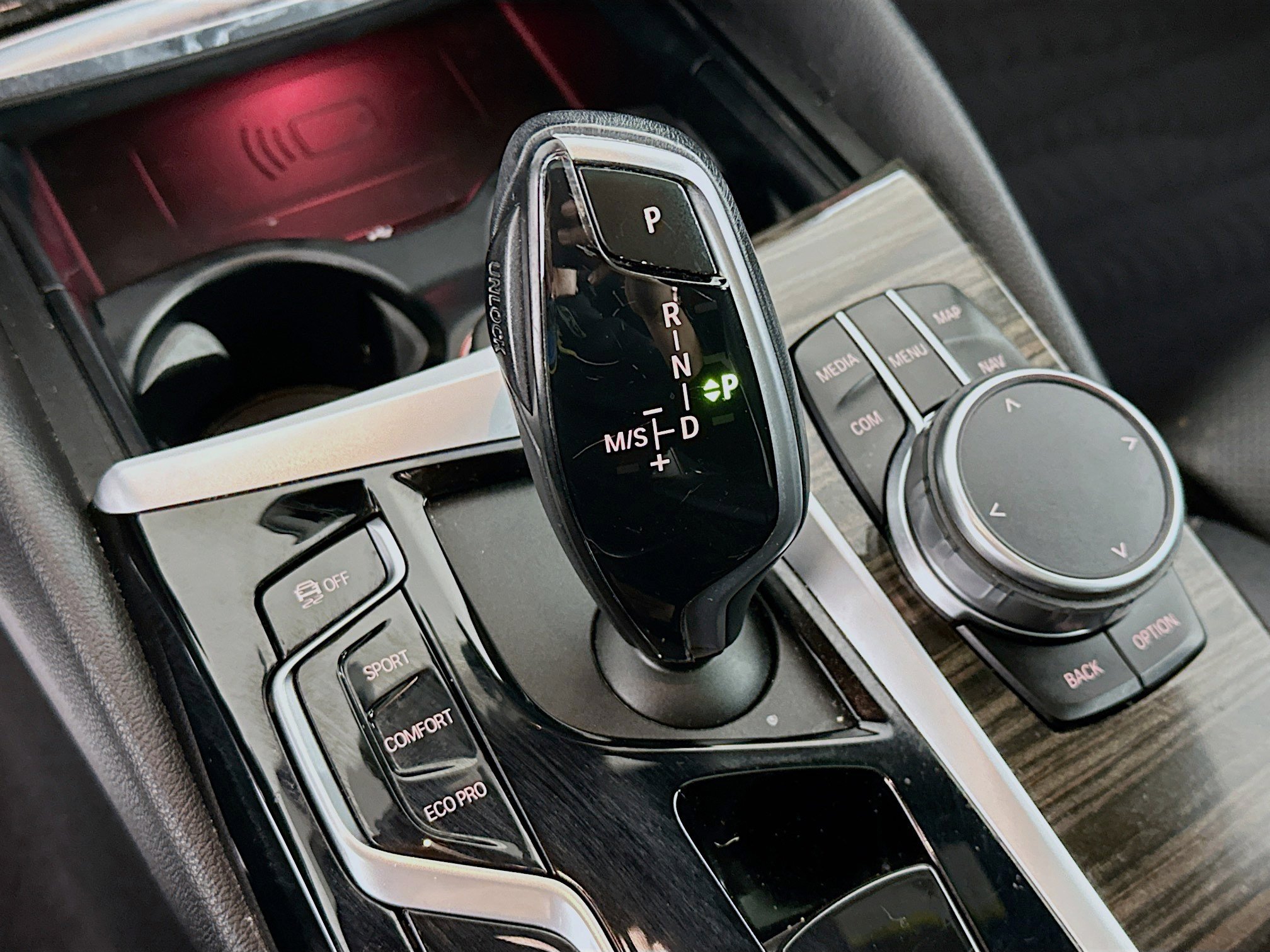 Used 2023 BMW 530i xDrive w/ Premium Package image 25