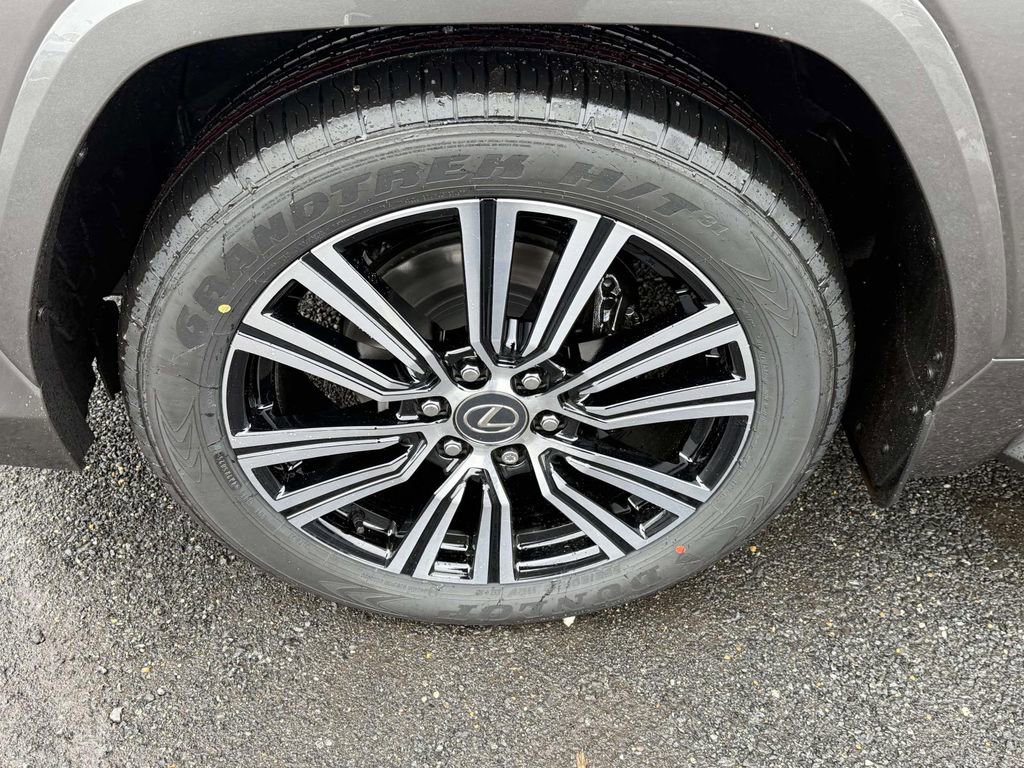 New 2026 Lexus LX 600 4WD w/ Luxury Package image 7