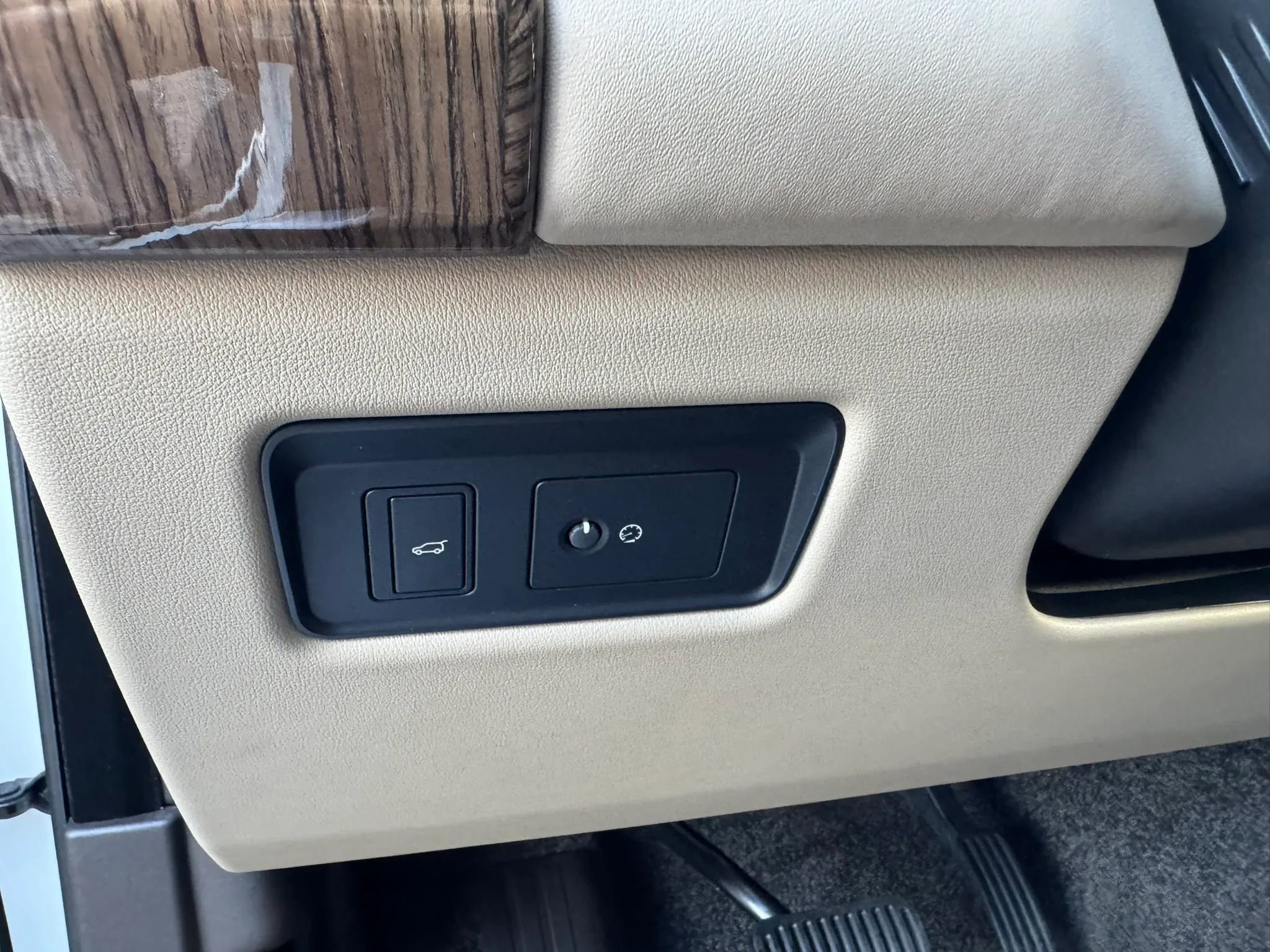 Used 2019 Land Rover Range Rover HSE AWD/4WD image 32