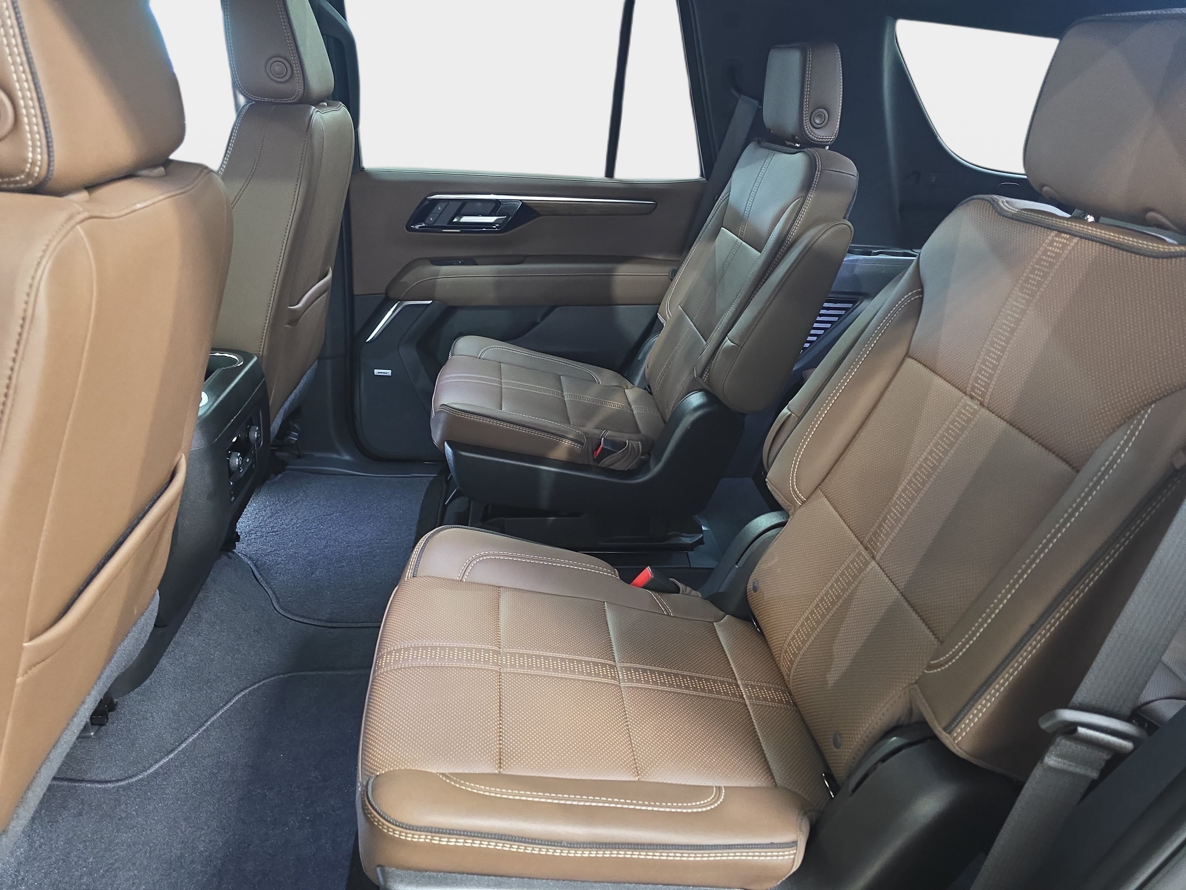 Used 2026 Chevrolet Tahoe High Country AWD/4WD image 11