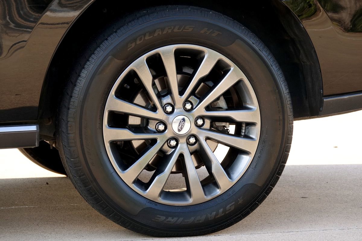 Used 2020 Ford Expedition Limited image 26