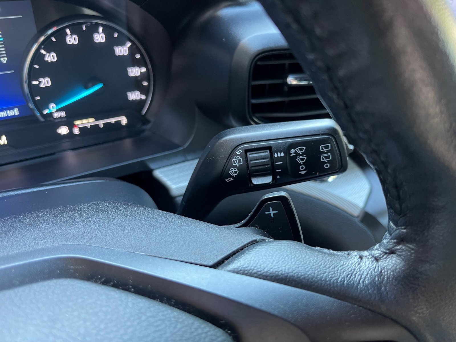 Used 2020 Ford Explorer XLT image 33