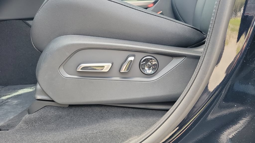 New 2026 Acura MDX SH-AWD image 16
