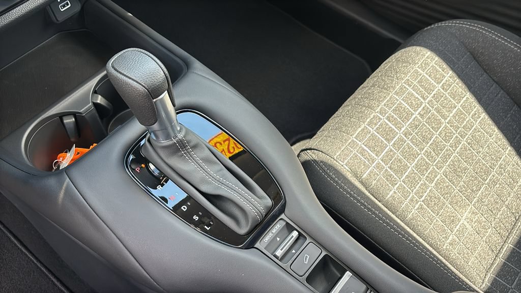 Certified 2025 Honda HR-V LX image 21