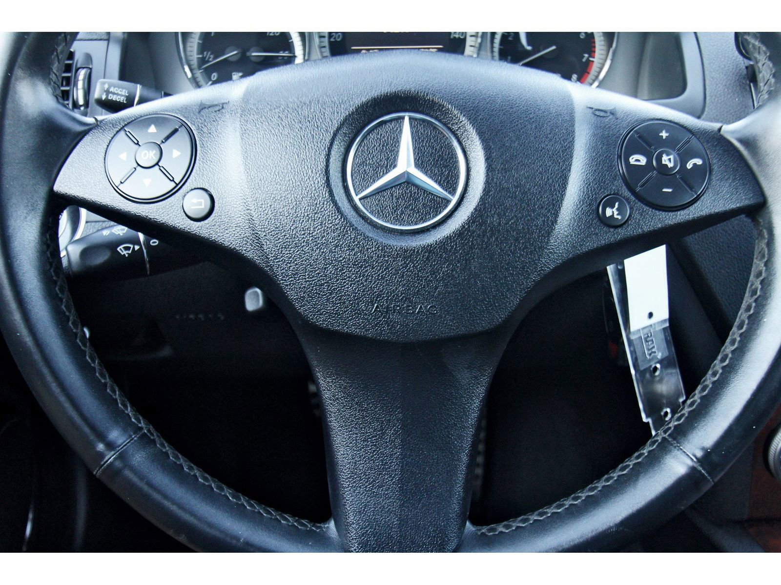 Used 2011 Mercedes-Benz C 300 4MATIC Sedan image 17