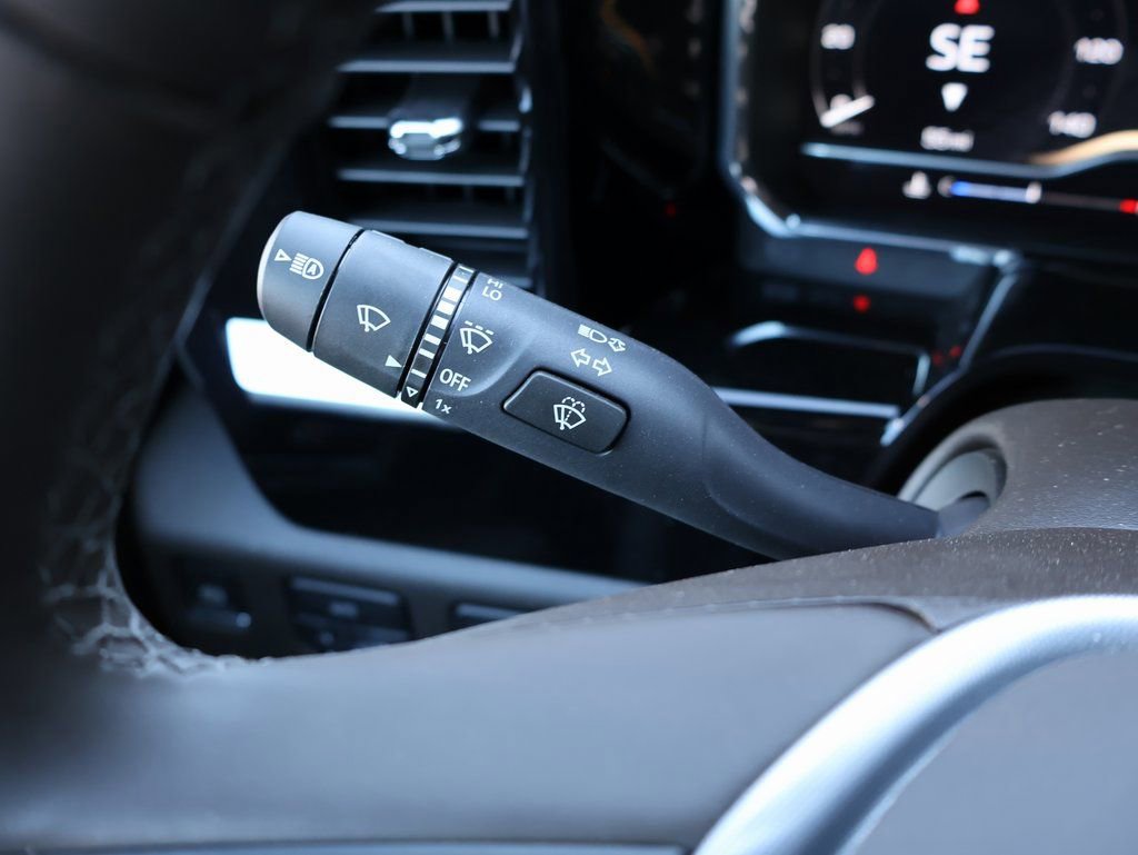 New 2025 GMC Sierra 1500 SLE image 18